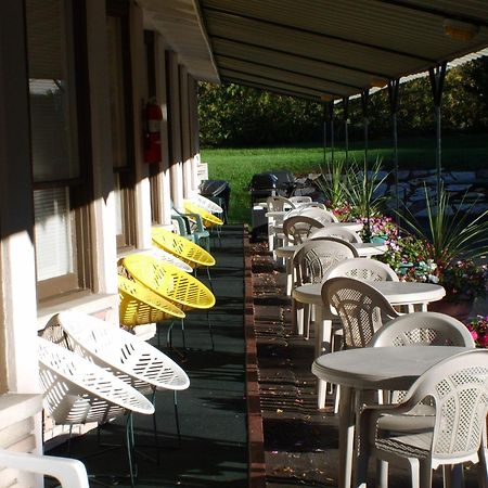 Capricorn Motel Royale 1000 Islands Lansdowne Exterior foto
